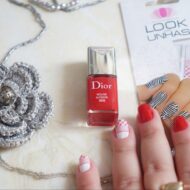 Unhas: Esmalte Rouge Altesse 999 Dior e Película Xadrez e Renda Rosa